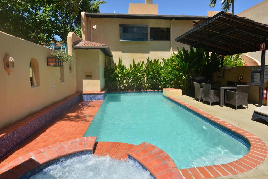 スイミングプール