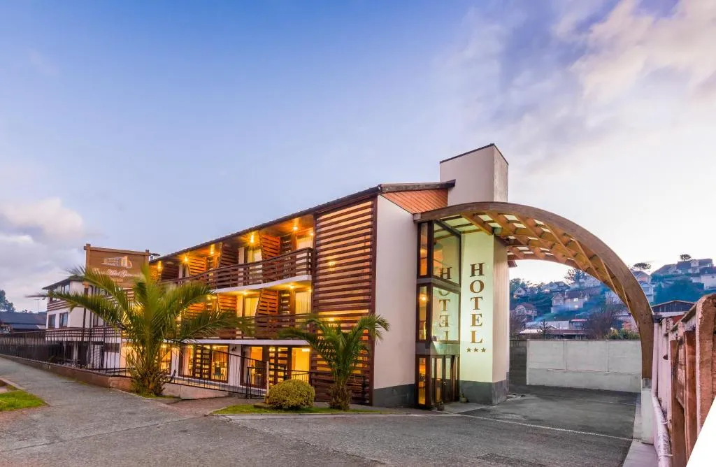 Hotel Germania, hotel in Puerto Varas