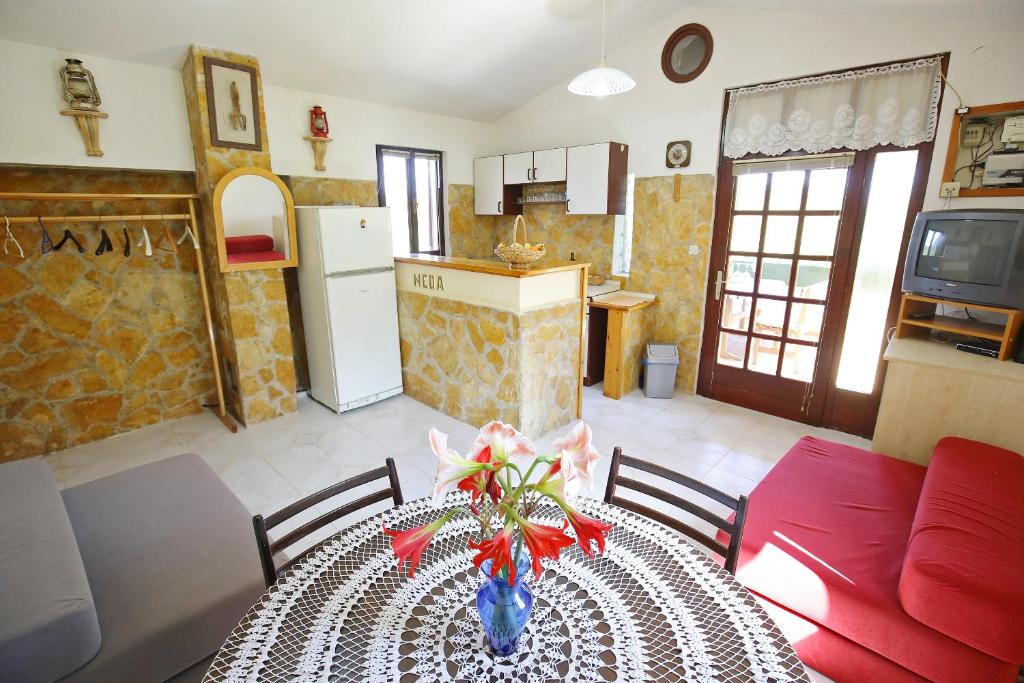 House Neda, Dugi Otok — Hotel in Sali