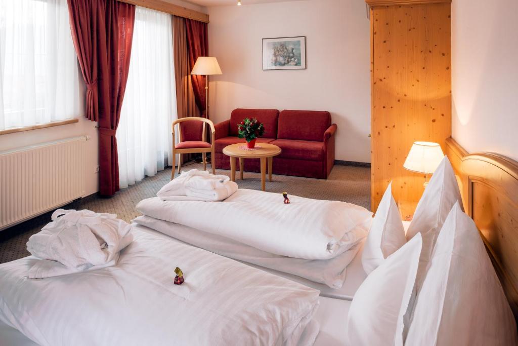 Hotel Garni Alpenruh-Micheluzzi photo