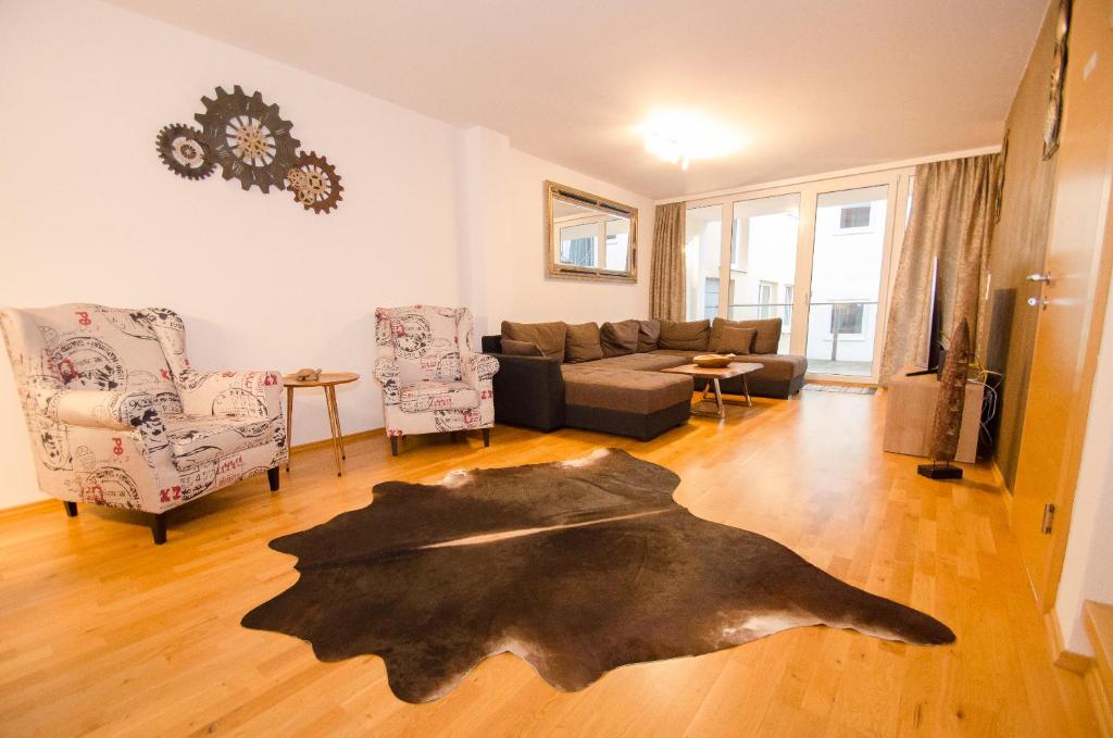 Penthouse SEVEN by All in One Apartments - 4