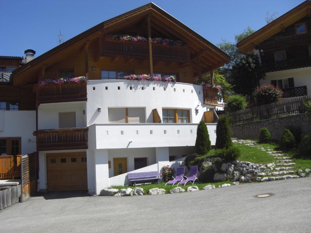 Appartamenti Residence Pars — Hotel in Badia