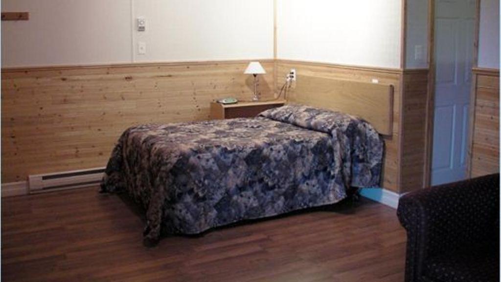 Dockside Motel photo