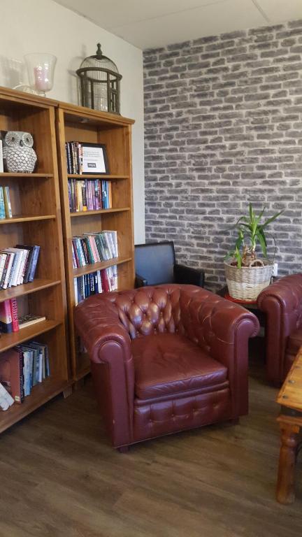 Shared lounge/TV area