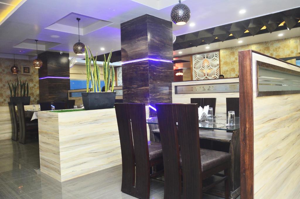 Restaurant, Hotel Royal Palace in Biswanath Chariali