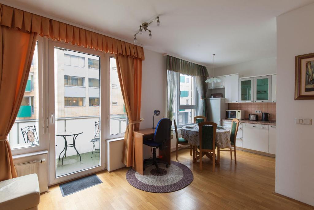 Central Apartment Anita — Hotel in Ljubljana