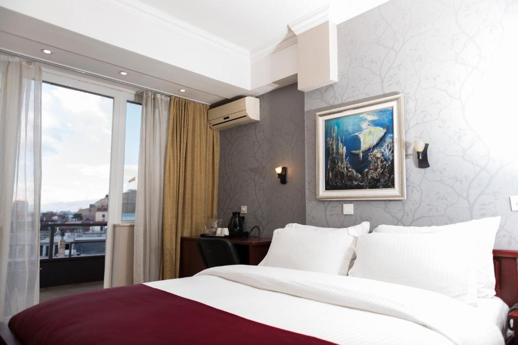 Hotel Super 8 photo