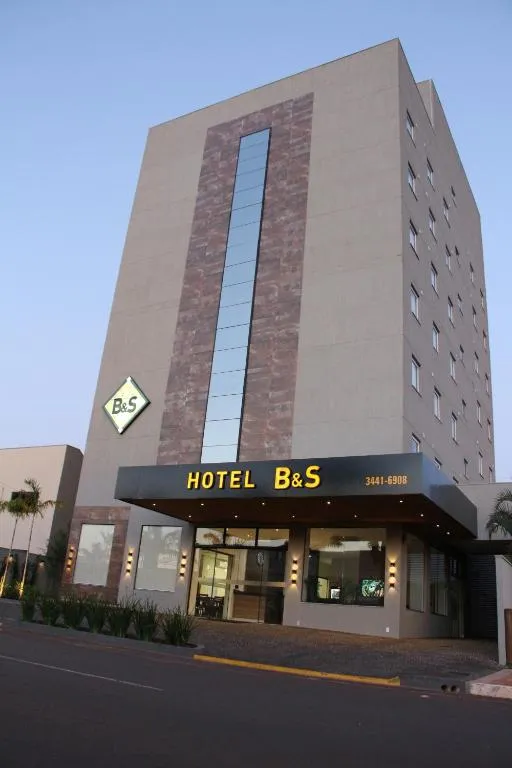 Hotel B&S，位于Nova Andradina的酒店