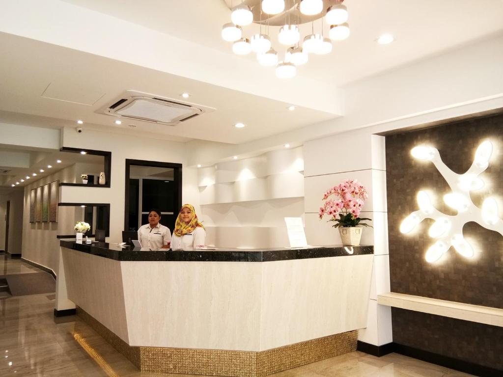 Meriton Inn Hotel