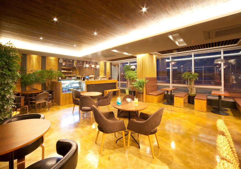 콤마 앤 리조트