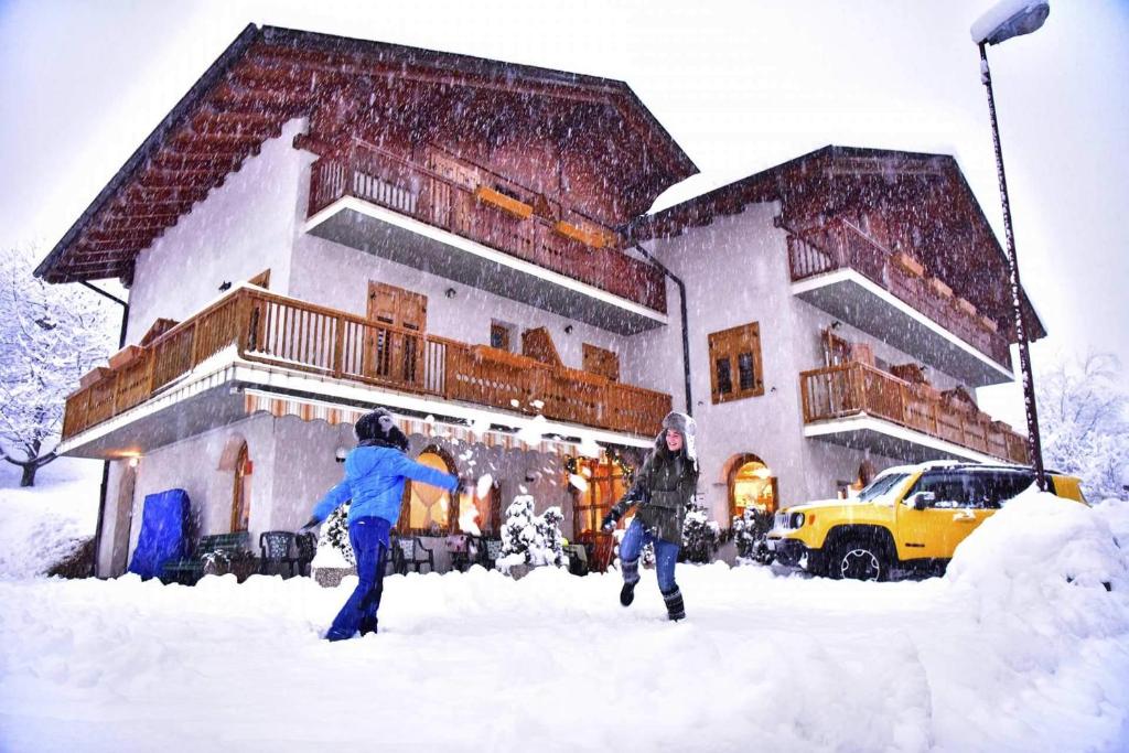 Alpen Hotel Rabbi - 2