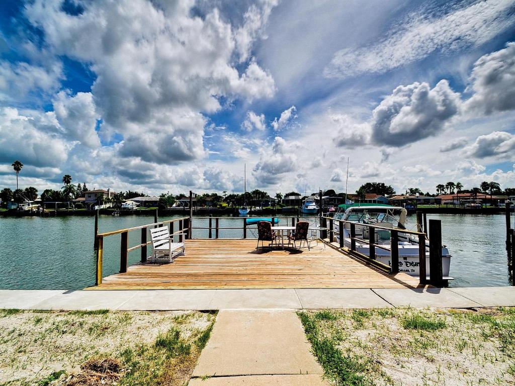 Island Flat 103, Clearwater Beach