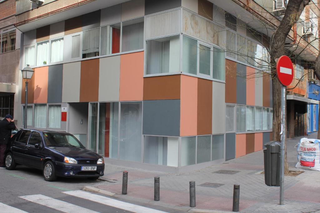 Apartamentos Funway — Hotel in Madrid