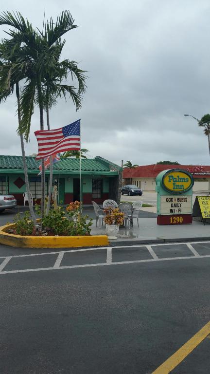 Palms Inn photo