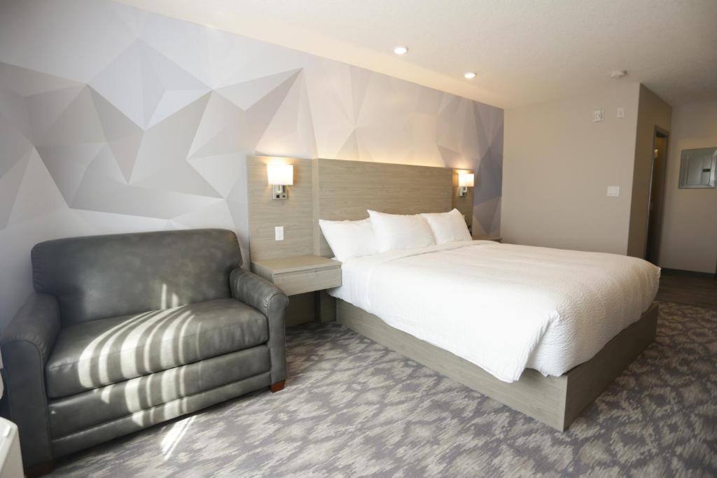 Days Inn by Wyndham Calgary North Balzac photo