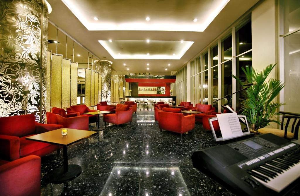 Shared lounge/TV area, Atria Hotel Magelang in Magelang