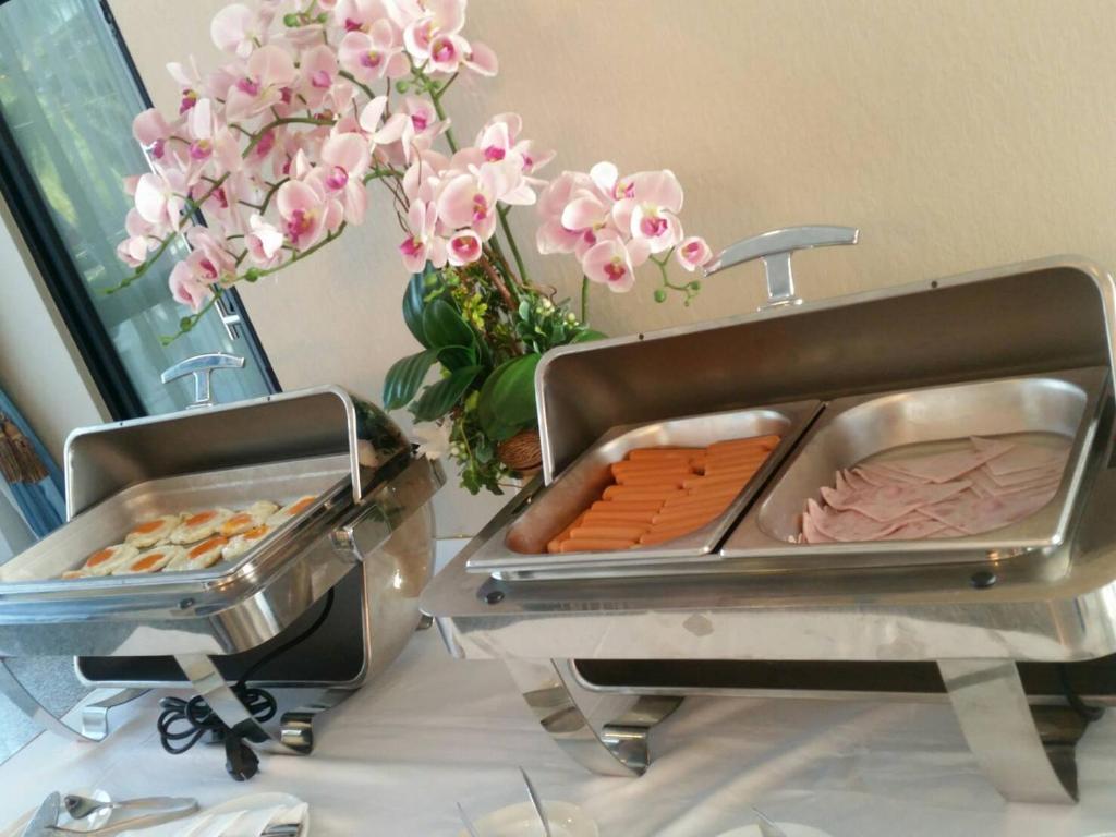 อาหารและเครื่องดื่ม