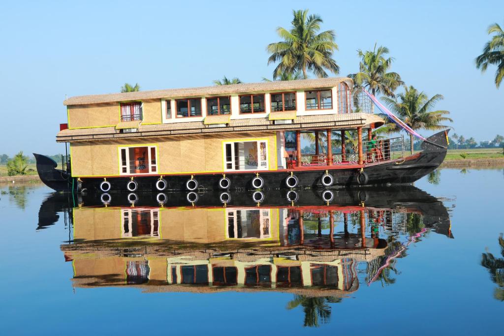 Beach Paradise Day Cruise Houseboat Vaccinated Staff Boats Alleppey Beach Paradise Day Cruise Houseboat Vaccinated Staff Boats Alleppey