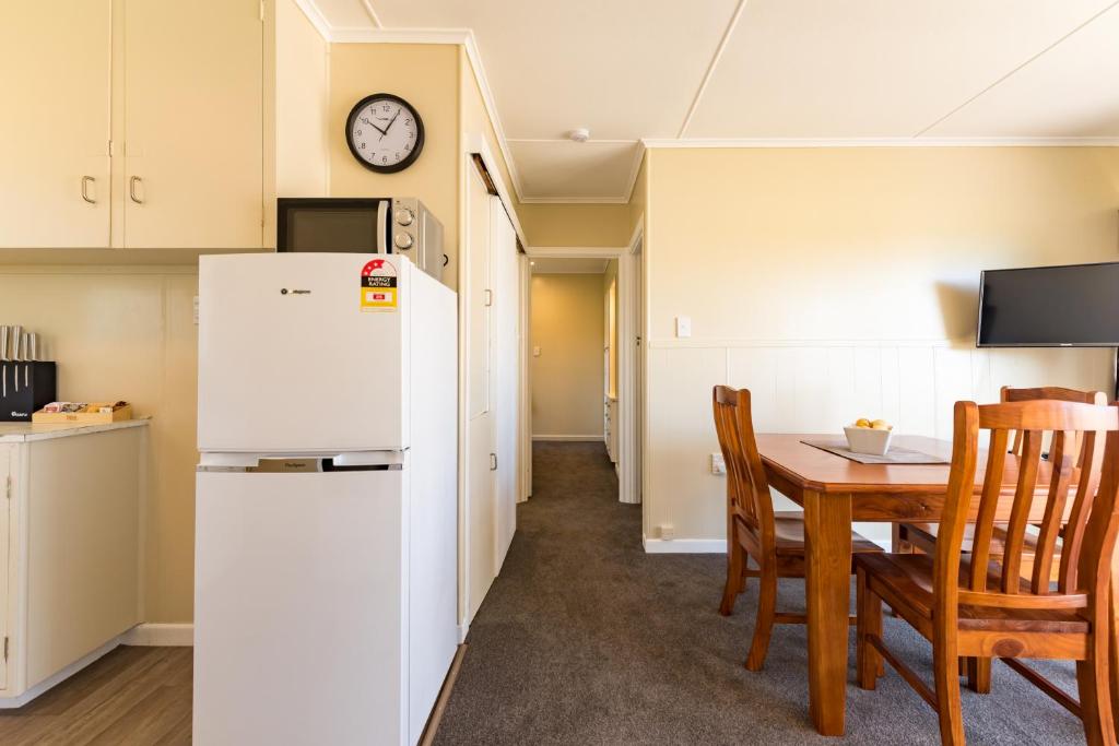 Facilities, Waitangi Beach Bach 30B in Bay of Islands
