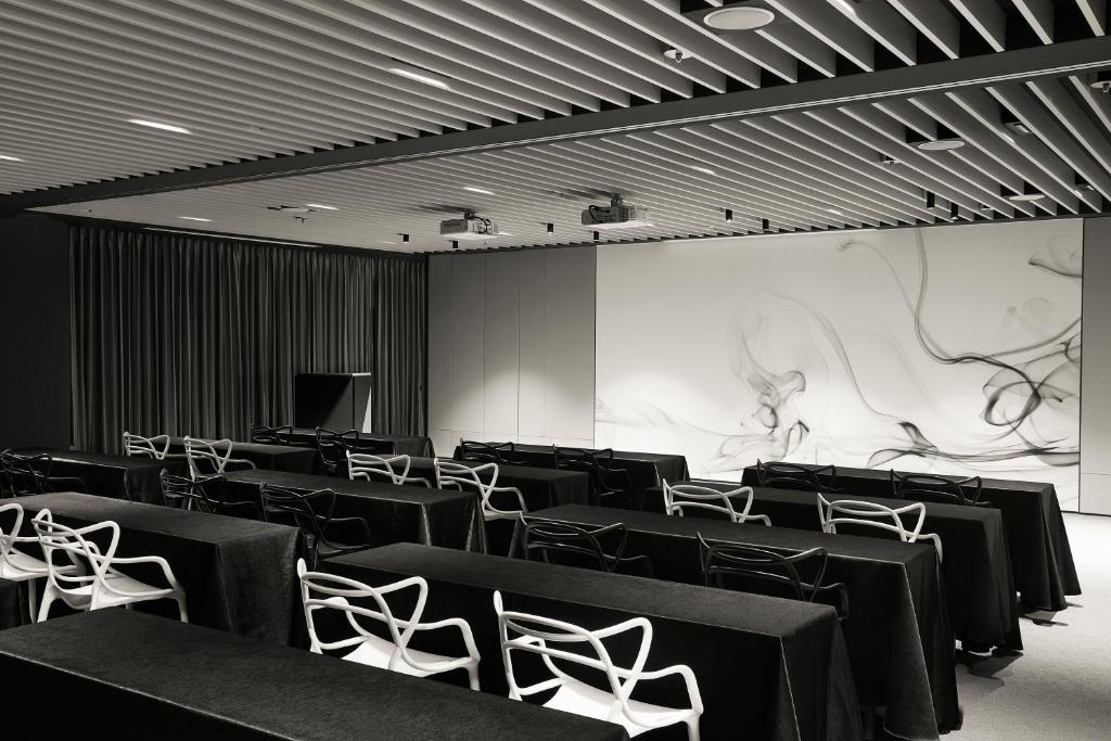 ศูนย์ธุรกิจ