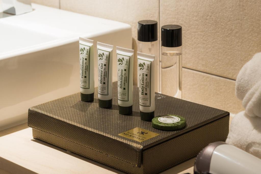 Reborn Suwon Silkroad Hotel photo