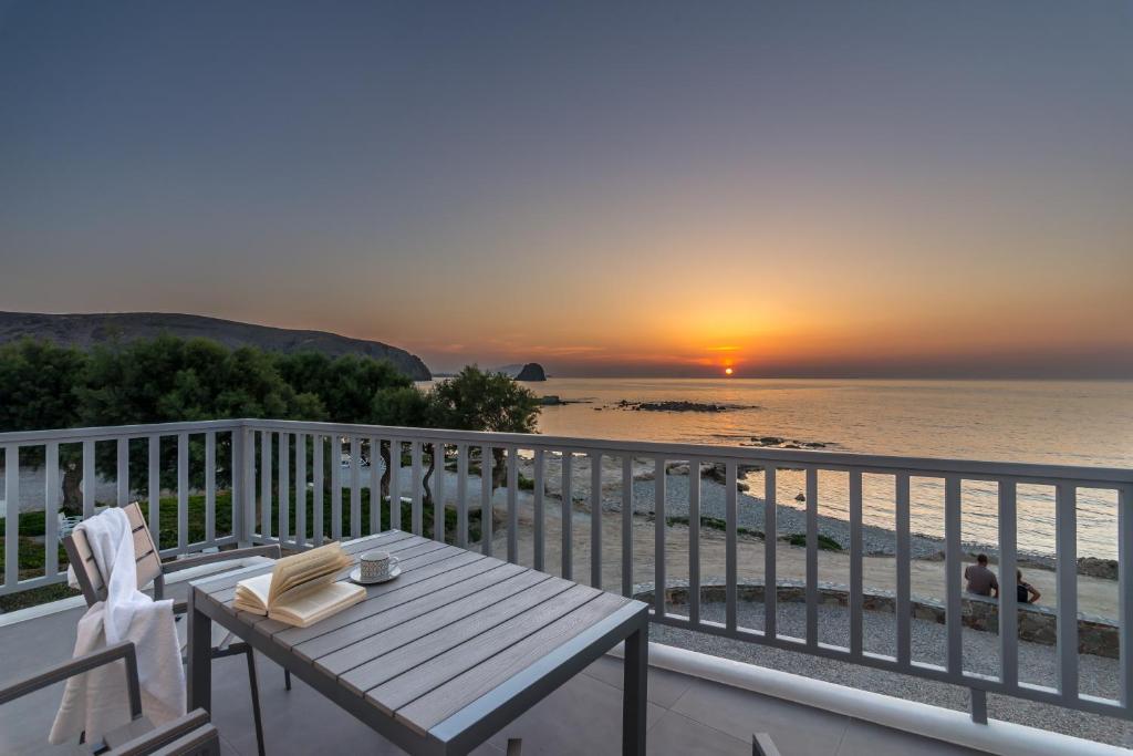 Milos Waves Luxury Apartments — Hotel in Milos Island