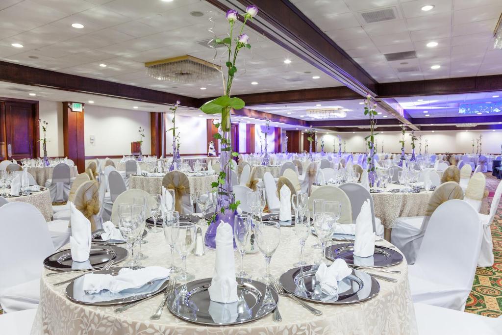 Banquet hall