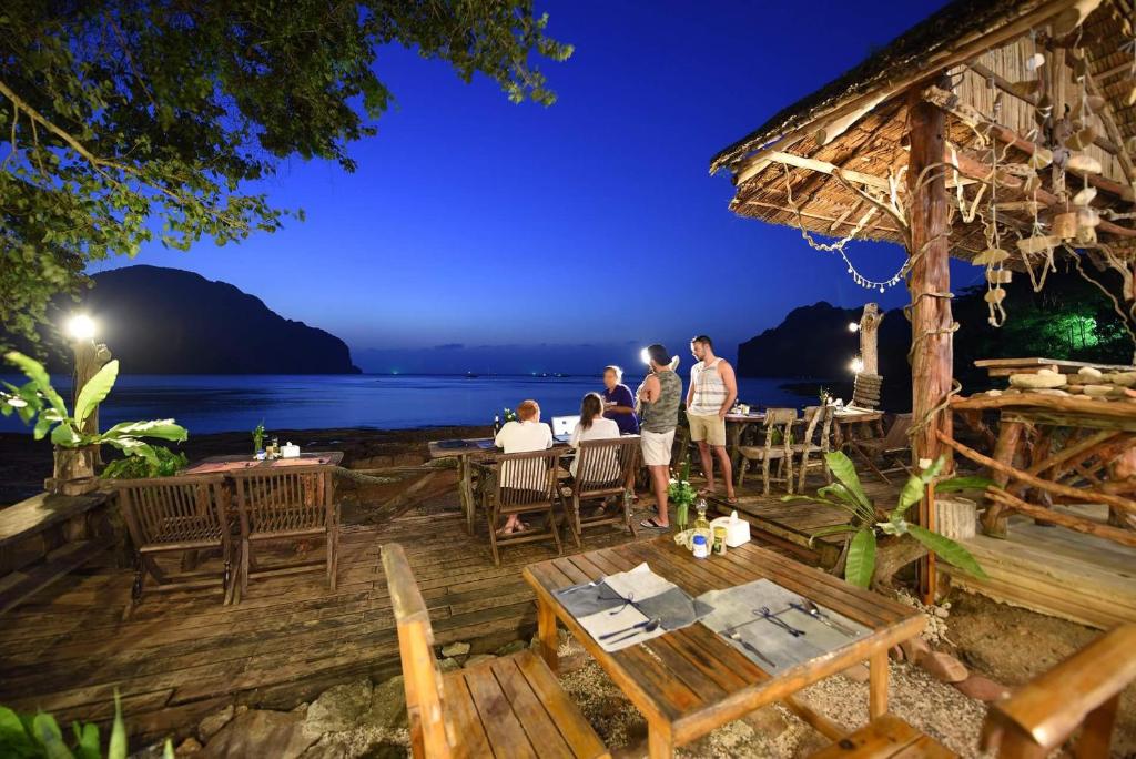 Restaurant, Phi Phi Sunset Bay Resort in Ko Phi Phi