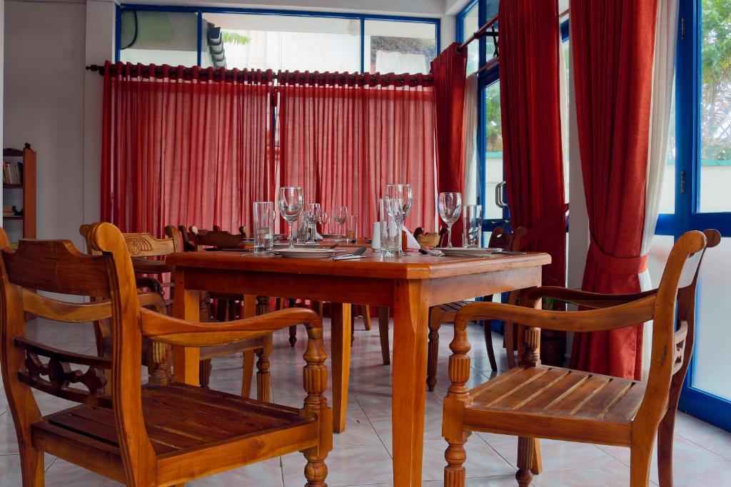 Restaurant, Edelweiss Resort in Mirissa