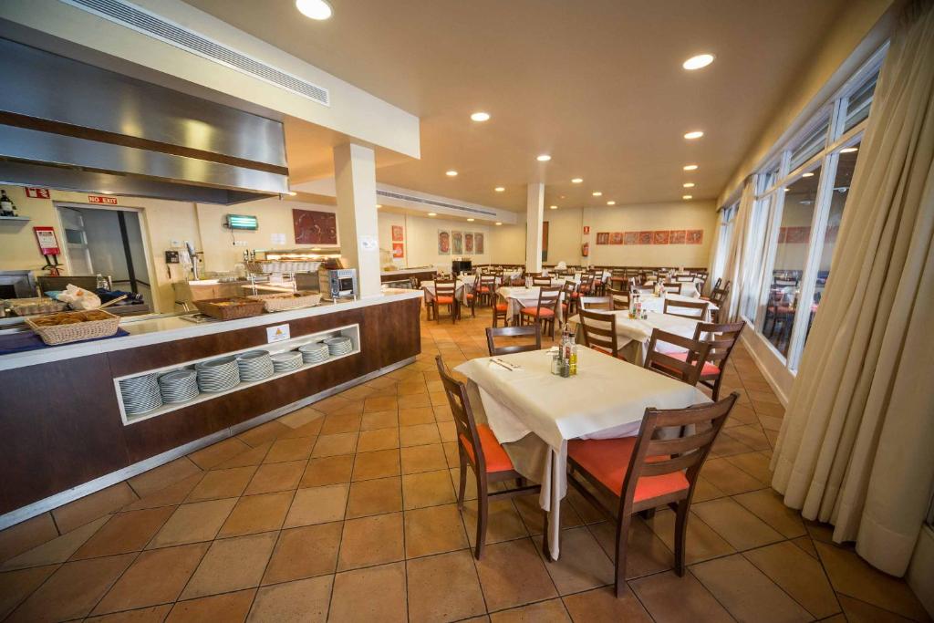 Aparthotel Holiday Center — Restaurant & bars in Santa Ponca, Balearic Islands