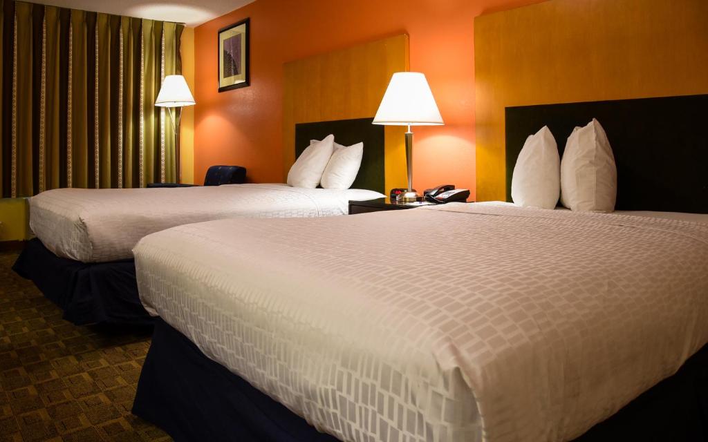 Surestay Plus Hotel By Best Western Fayetteville Photo 1