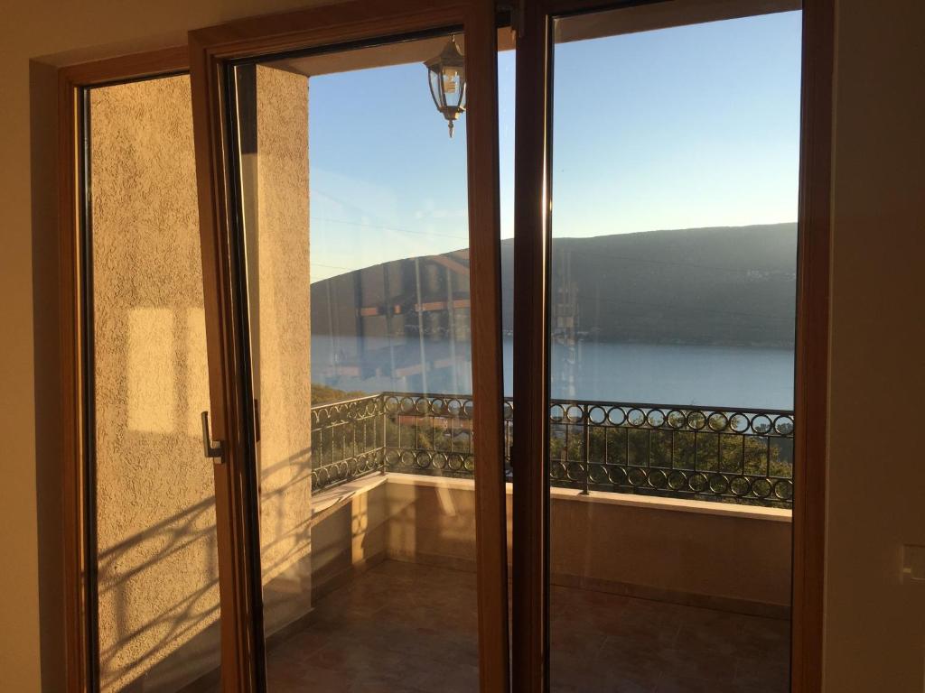 Sea view and pools apartments photo