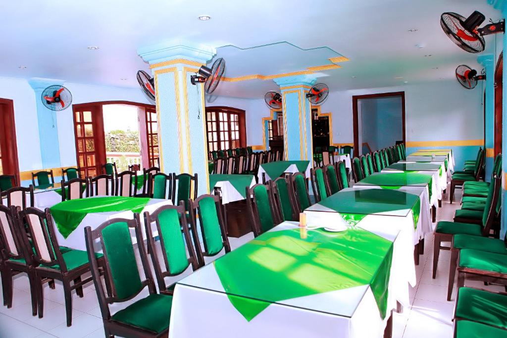 Khách sạn Cây Thông