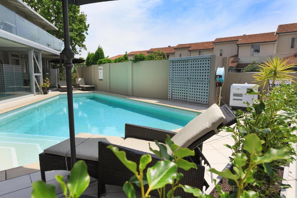 Swimming pool, Tides Hotel in Nelson