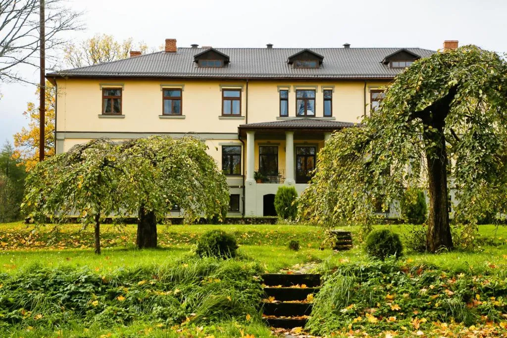 Hotel Grasu Pils, hotel in Cesvaine