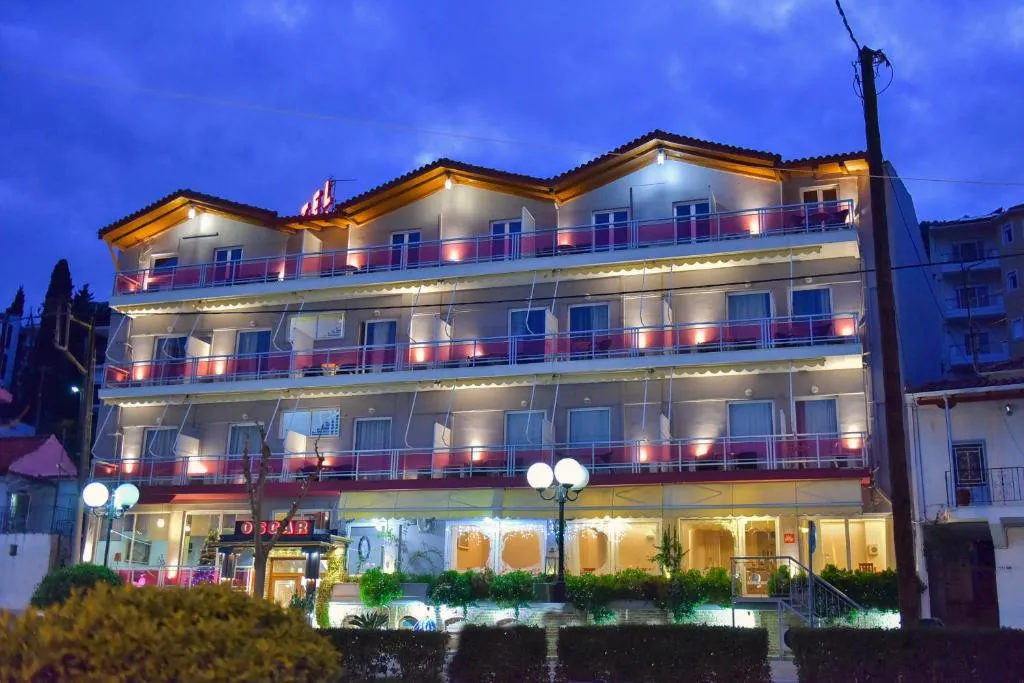 Oscar Hotel, hotel en Anfiloquía
