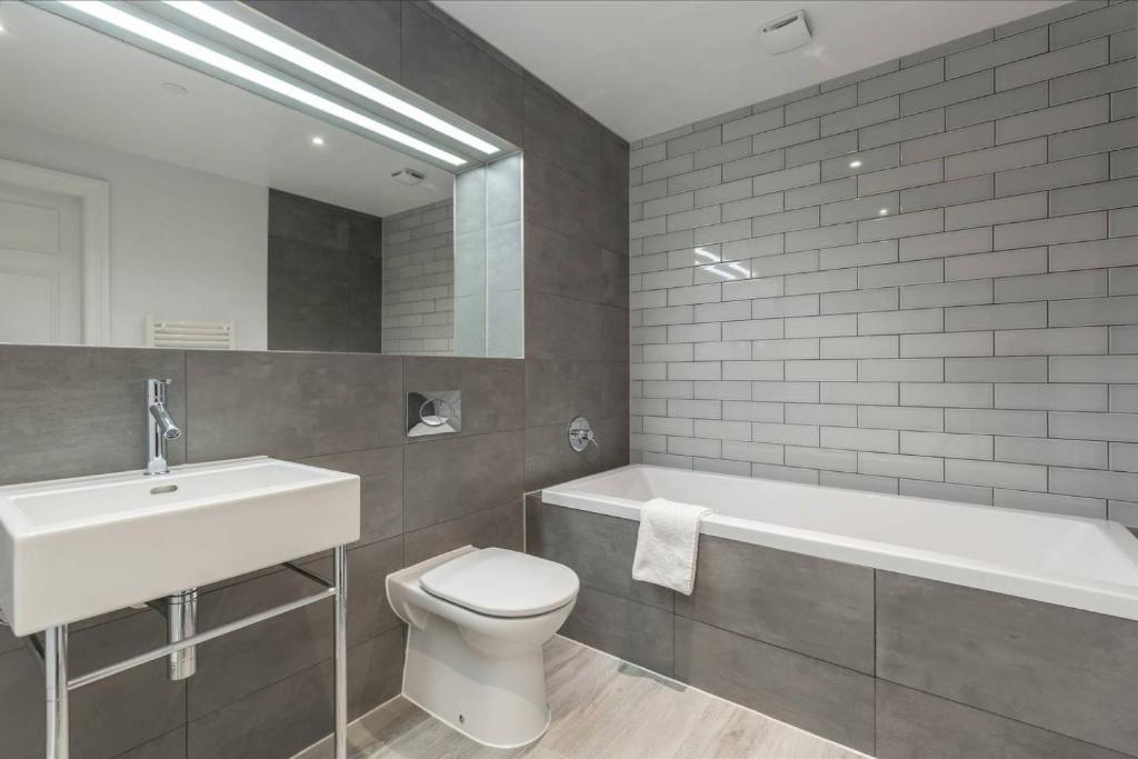 ALTIDO Luxurious 2BR home near Haymarket station photo