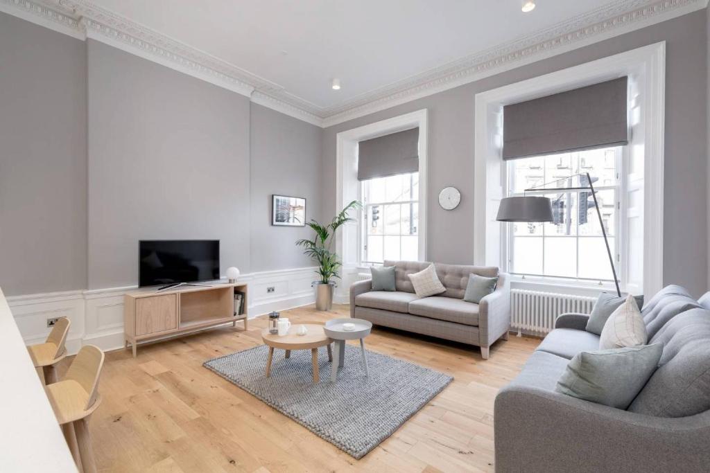 ALTIDO Spacious and Bright 1bed Apt, short walk from Princes street — Hotel in Edinburgh