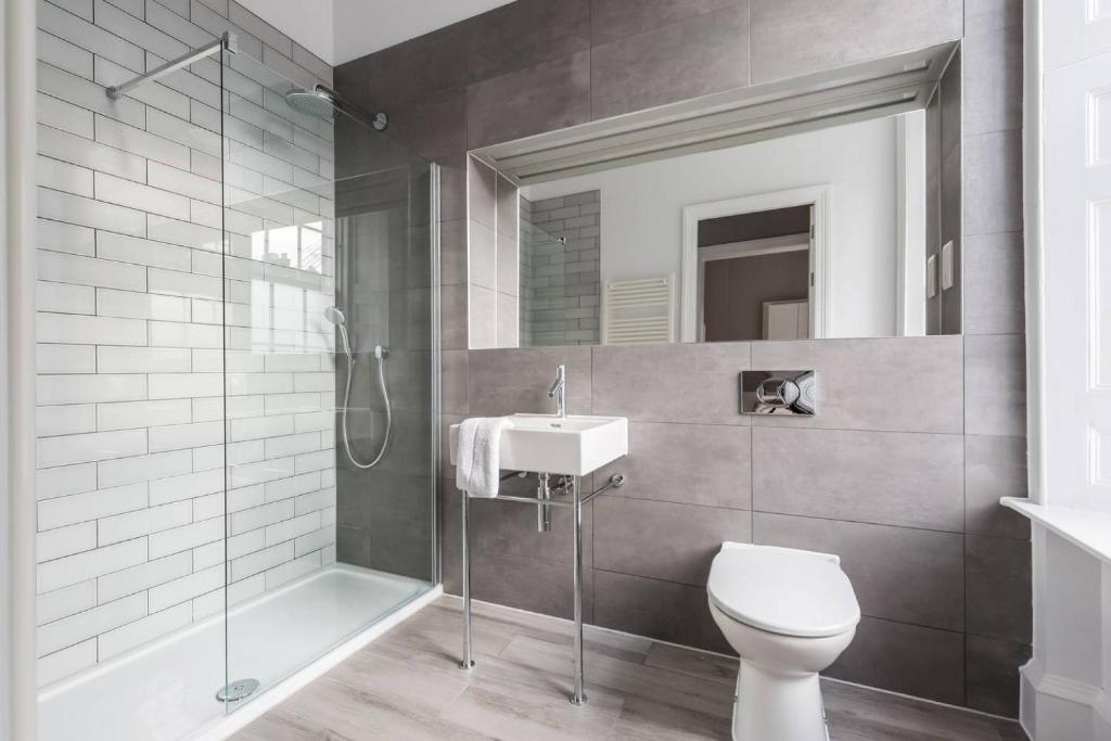 ALTIDO Spacious and Bright 1bed Apt, short walk from Princes street photo