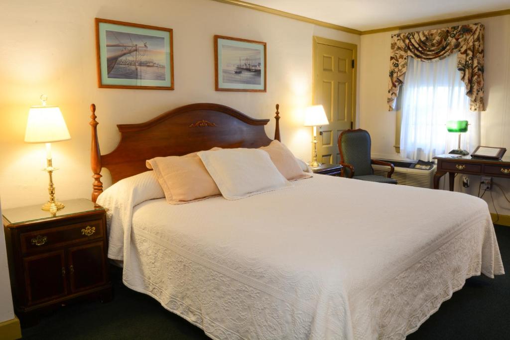 Lamies Inn Photo 3