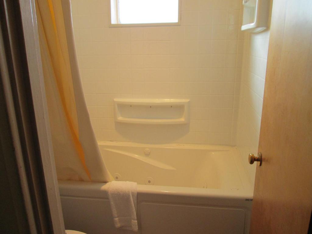 Townhouse Motel photo