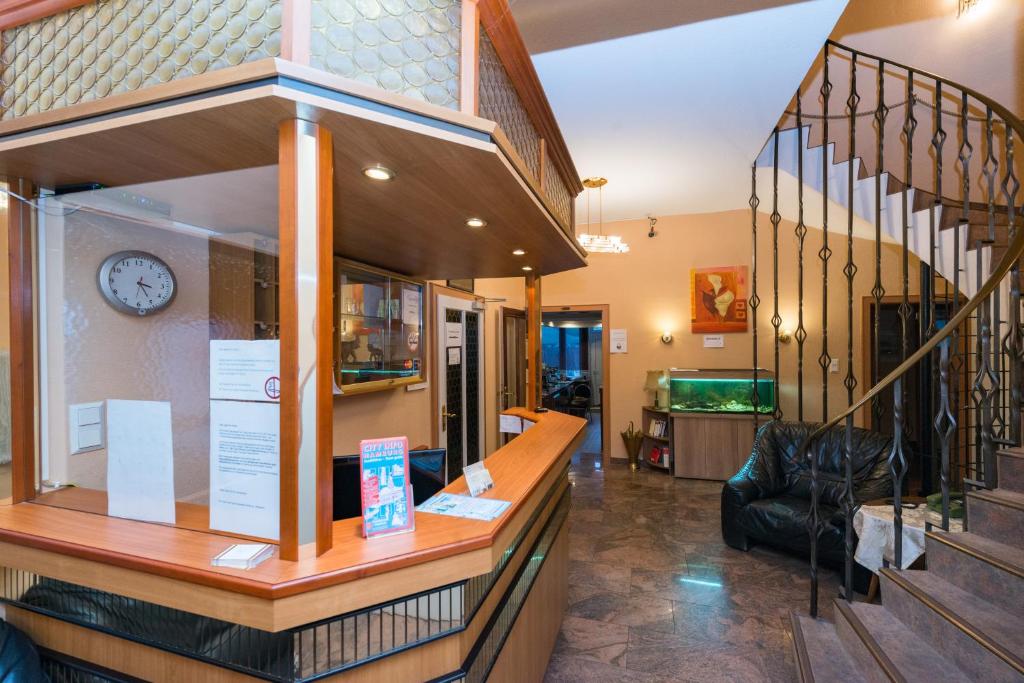 Hotel Hanseat Hamburg photo