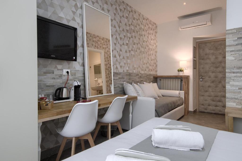 Vatican Treasure — Hotel rooms in Rome, Lazio