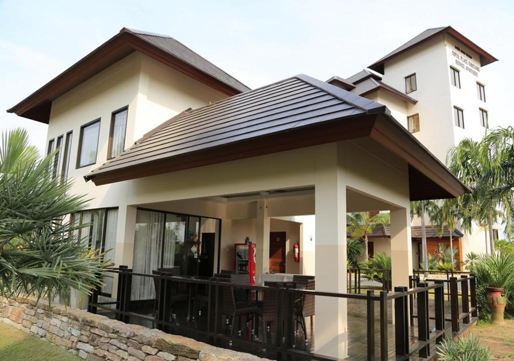 皇家廣場班昌飯店 (Royal Place Banchang)