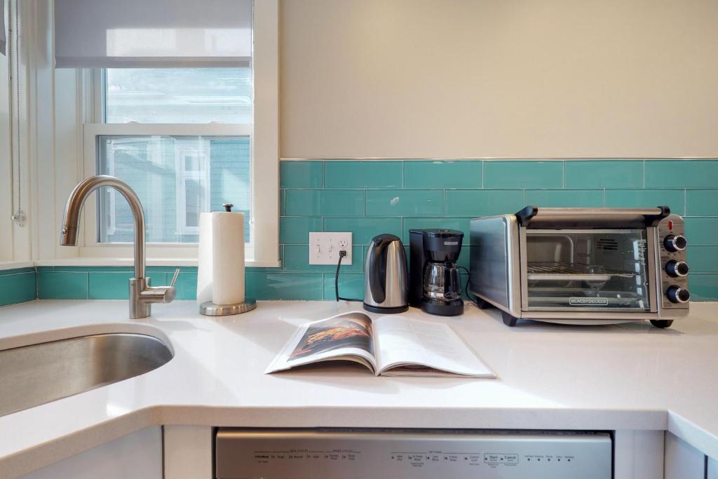 Turner Apartments photo