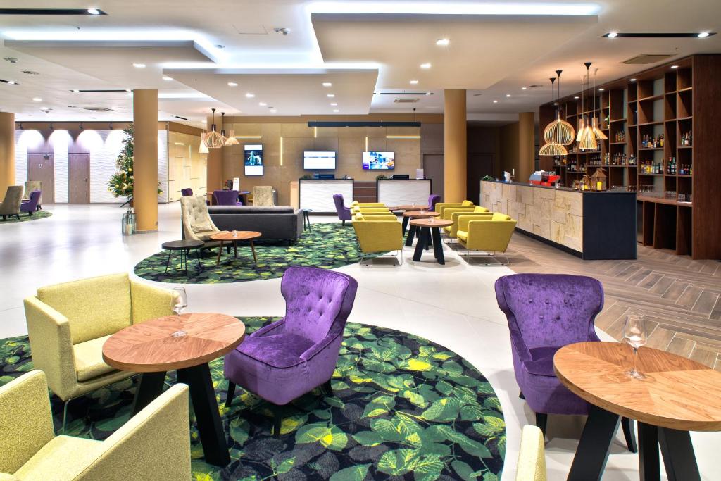 ホテル メルキュール イェレニア ゴーラ (Hotel Mercure Jelenia Gora) フロント・ロビー