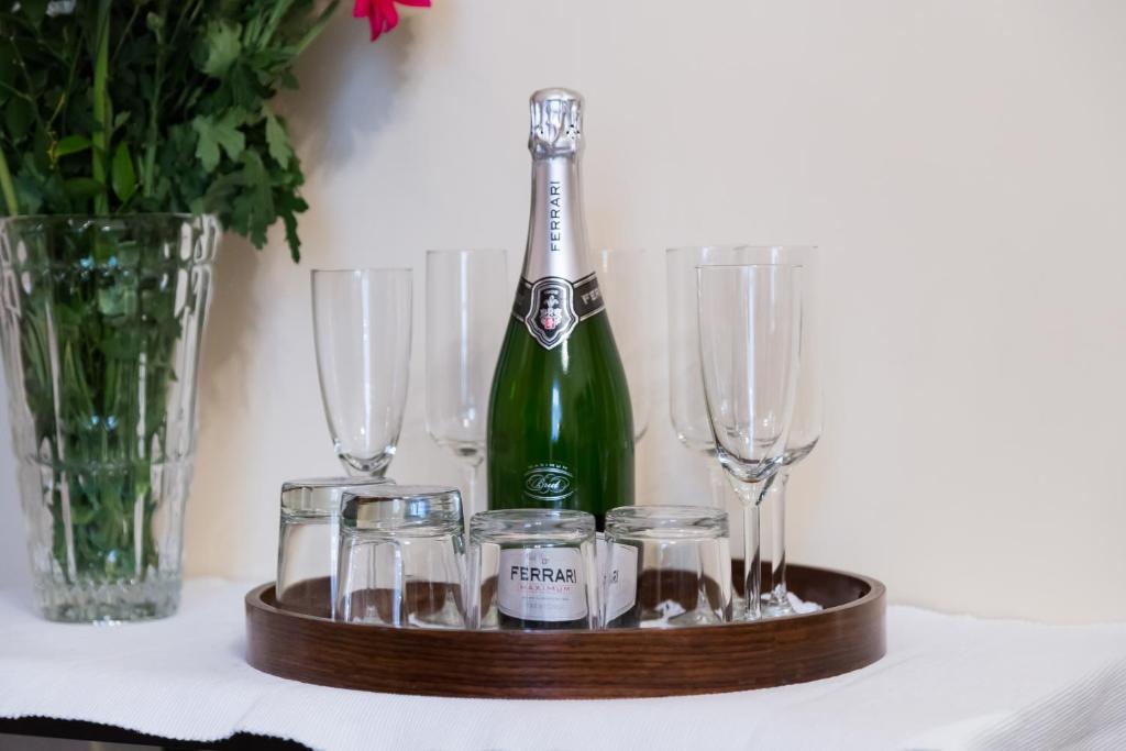 Shared lounge/TV area