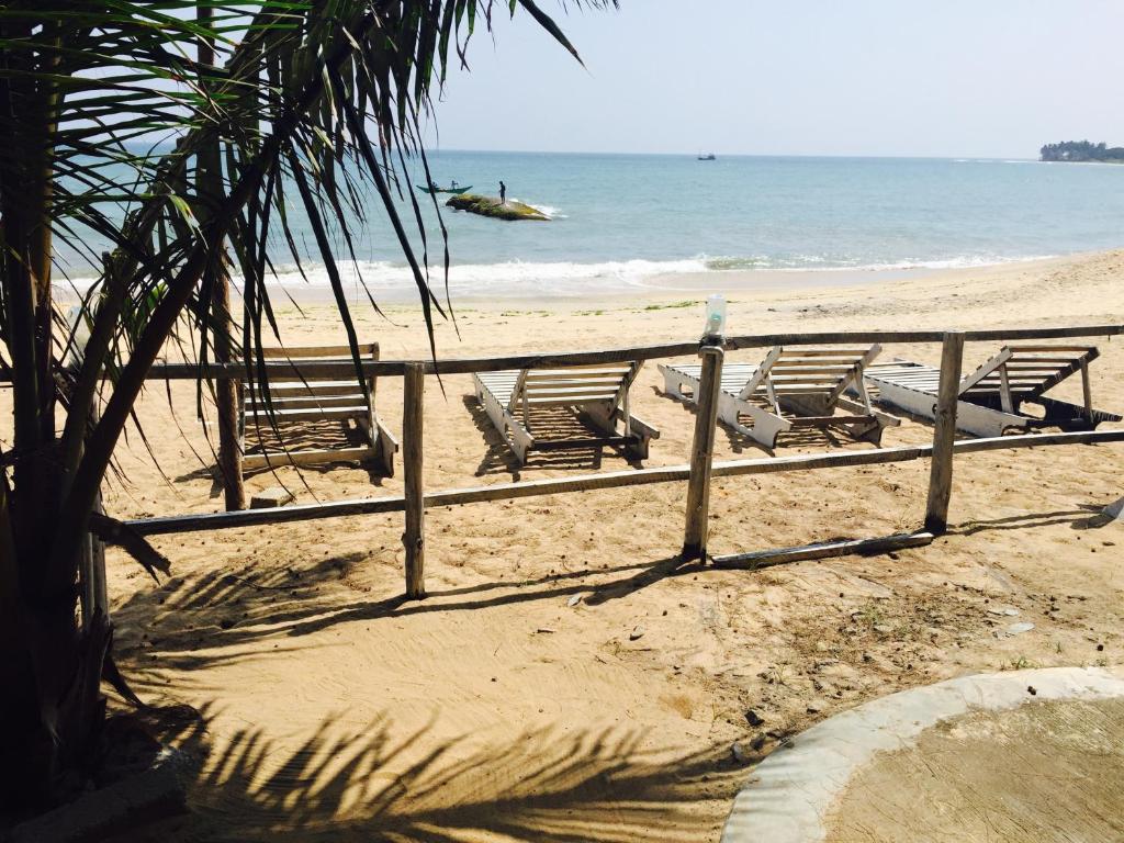 Tsunami Beach Hotel photo