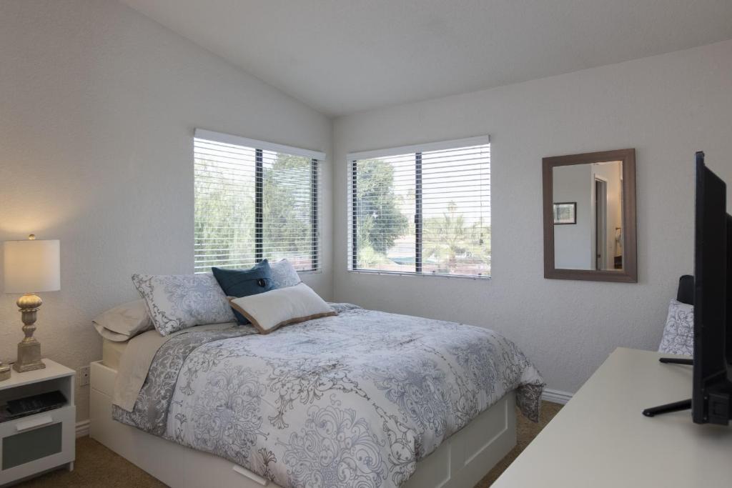 Bermuda Dunes Apartments for Rent, CA price from 8 of Hotels