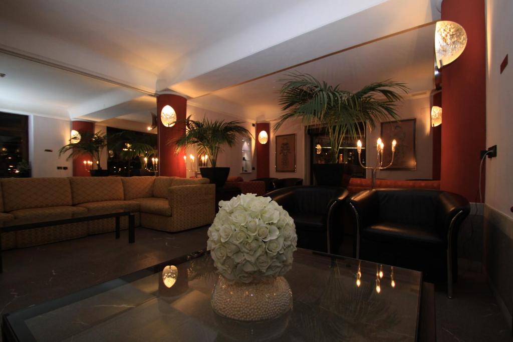 Hotel Metropole Suisse — Restaurant & bars in Como, Lombardy